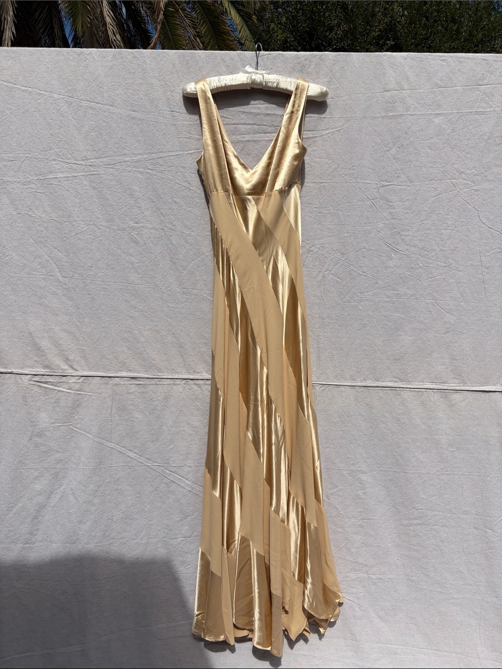 Elegant Gold V-Neck Maxi Dress